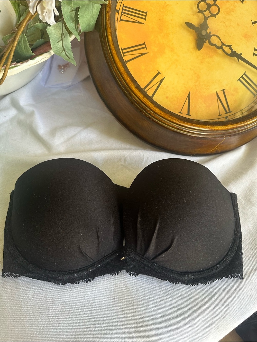 VS Strapless Black Lace-Trim Push-Up Bra